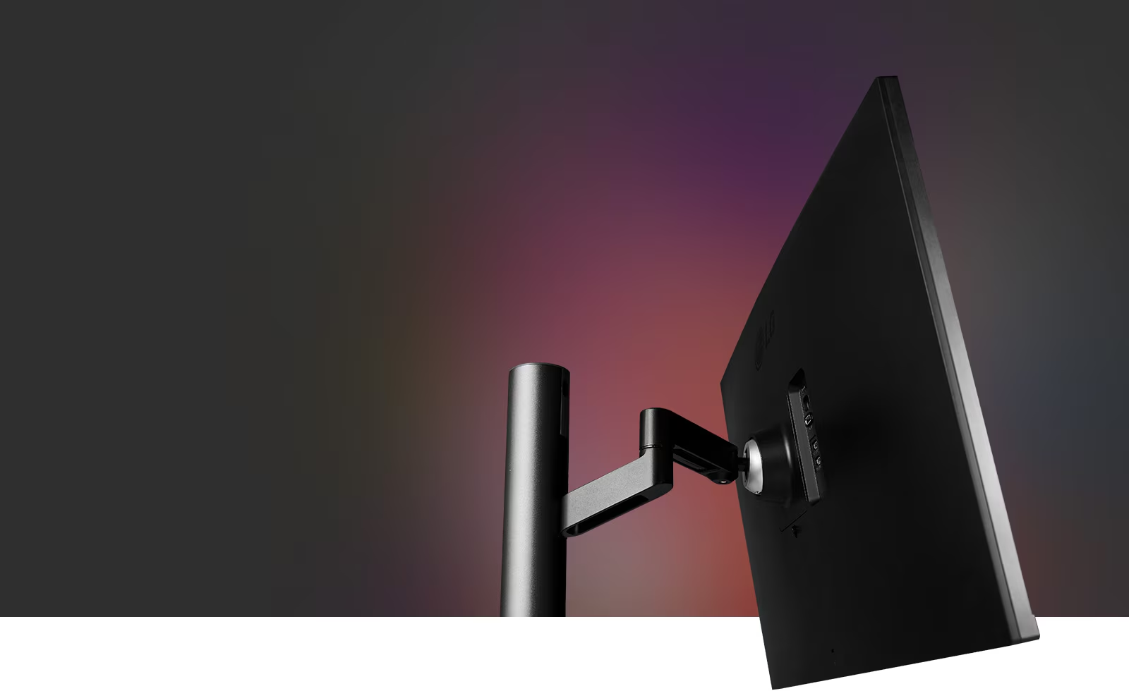 LG 32UN880K-B— 32" UHD 4K (3840x2160) IPS 60Hz Monitor with Ergo Stand · v3