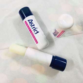 Son dưỡng môi mỡ hươu Astrid 4g nhập khẩu