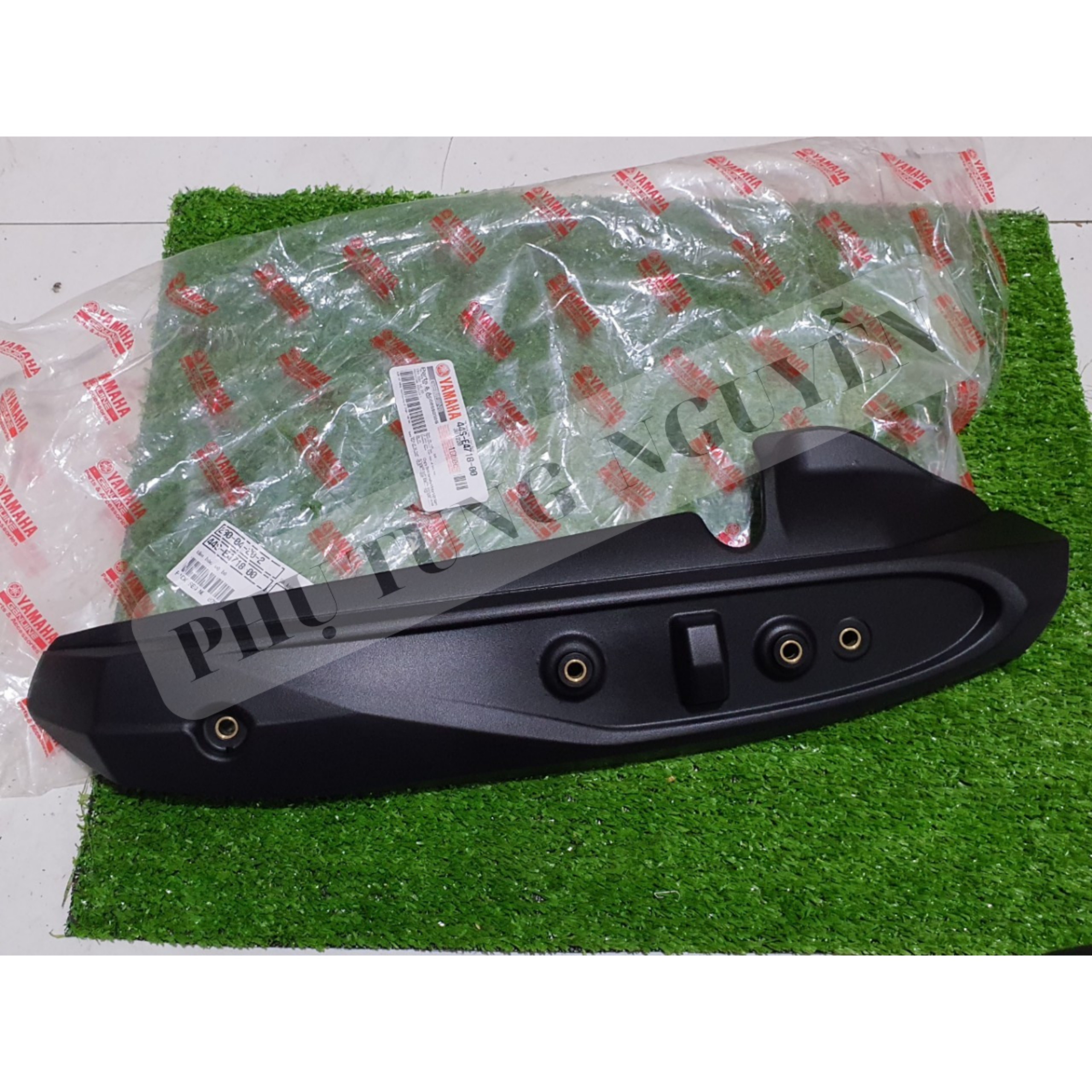 YAMAHA LUVIAS | Tấm bảo vệ pô (Ốp pô) nhựa Chính Hãng