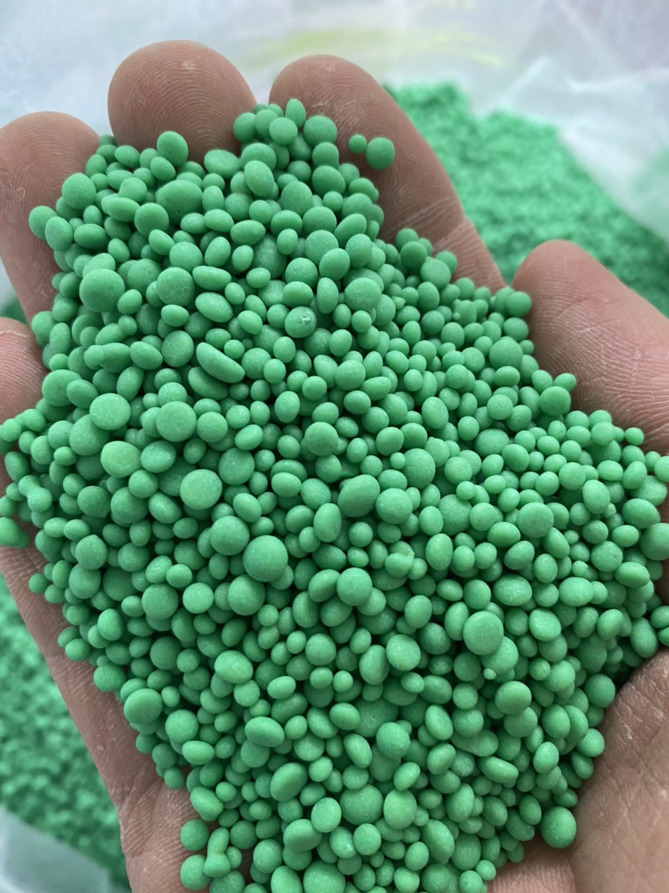 1 kg Phân bón siêu tăng trưởng NPK 20-20-15 cho hoa hồng, cây ăn quả & rau màu