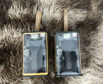 Box sạc dự phòng 22.5W trong suốt 4 cell 21700, mạch sạc nhanh QC 4.0.