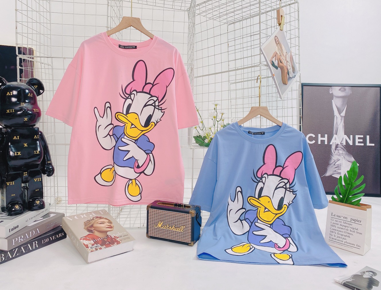 Áo thun nữ ngắn tay cổ tròn in hình Donald Squirrels và Donal Bow màu xinh cực bắt mắt chất cotton 100%