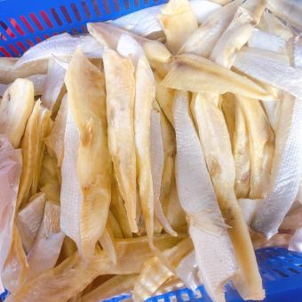 khô ức cá dưa ( bụng cá dứa, lường cá dứa) vị vừa ăn không mặn, chiên lên giòn béo thơm  ngon, , khô thoại sơn
