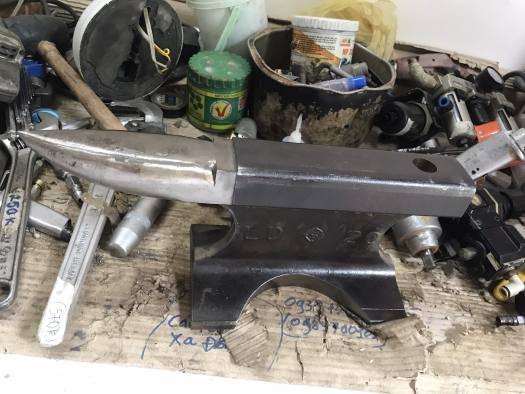 ĐE RAY TÀU CƠ KHÍ SỊN SÒ - NẶNG 18KG DÀI 40CM CAO 18CM MẶT ĐE 6 CM