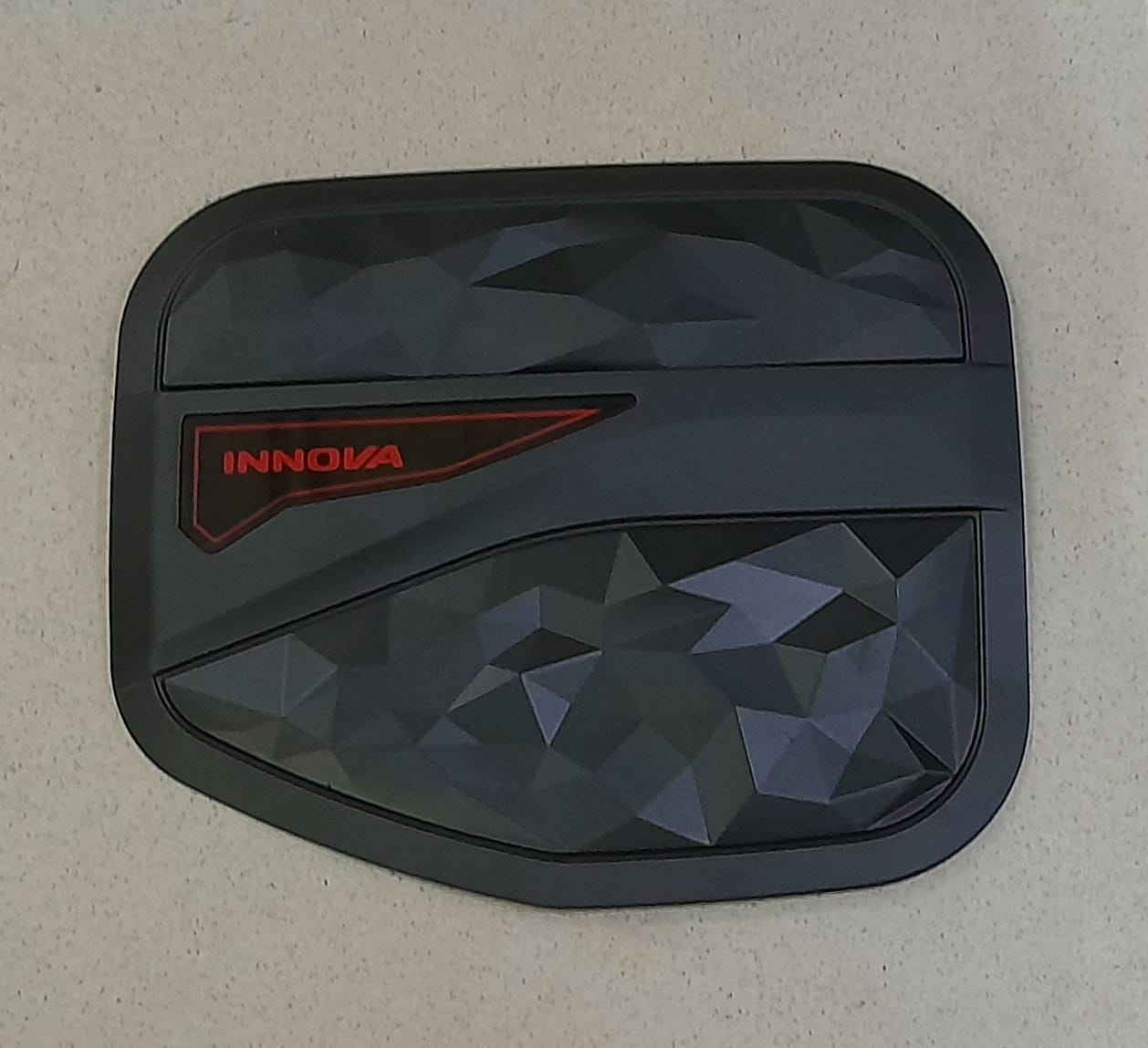 Tangki bensin mobil toyota innova reborn 2016 - 2022 Tank Cover Diamond Harga 50,000 rupiah*Gratis Ongkir