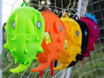 Balo khủng long cỡ trung màu xanh lá siêu xinh vải lưới -  Mắt phản quang siêu ngầu