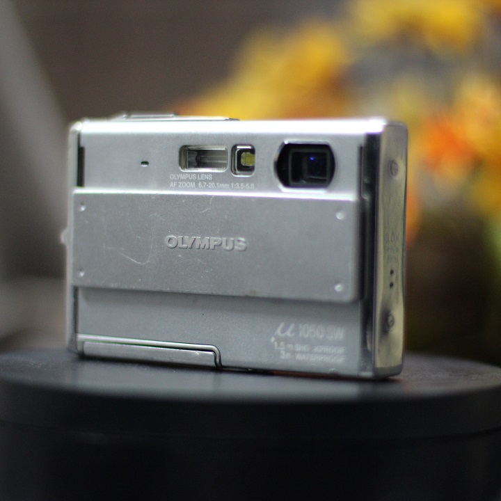 Máy ảnh chống nước Olympus M1050