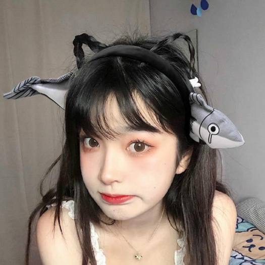 Băng đô rửa mặt trang điểm chống trượt hình con cá dễ thương Basic Jewelry