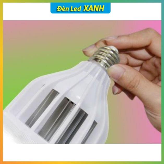 Bóng đèn tích điện, bóng led thông minh tự sáng khi mất điện đui xoáy E27 15w tiện dụng.
