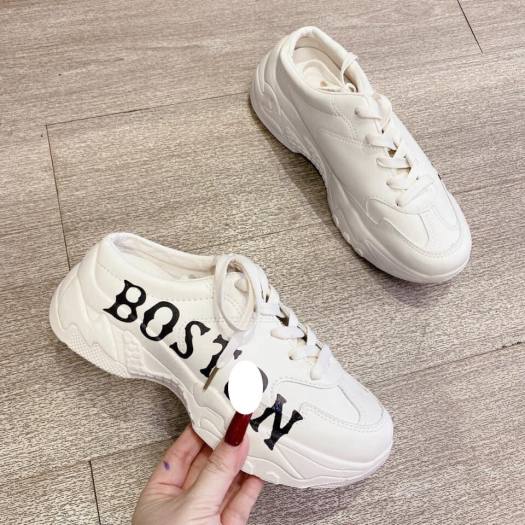 Giày nữ, giày sneaker nữ BT dạng sục siêu chất. Chất liệu mềm, đi êm chân. Kiểu dáng cực kỳ năng động, thể thao