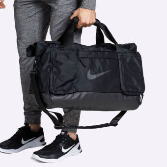 Túi Du Lịch Nike Vapor Speed Men’s Training Duffel dung tích lớn, đáy đệm êm chống sốc chống nước