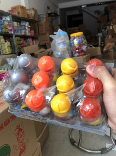 Vỉ 12 Lọ Kẹo Cao Su Thái Lan Hình Siêu Nhân Siêu Ngầu