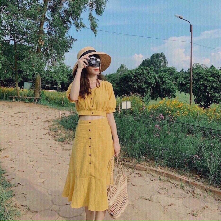 Sét đồ bộ thời trang rẻ đẹp nữ áo tay phồng cổ v & chân váy dài đính nút beauty. fashion sg