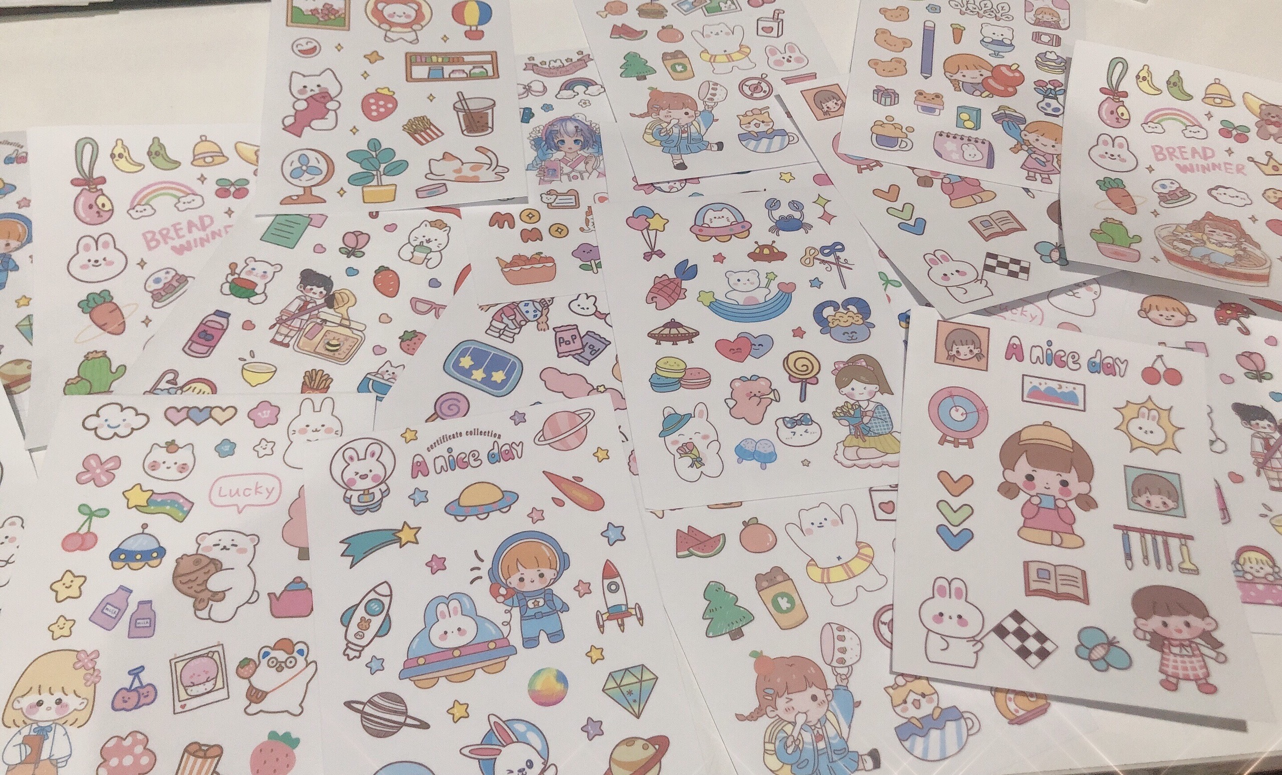 Set 5 tấm sticker đáng yêu - sticker tự cắt dễ thương cô bé thỏ gấu mika mika
