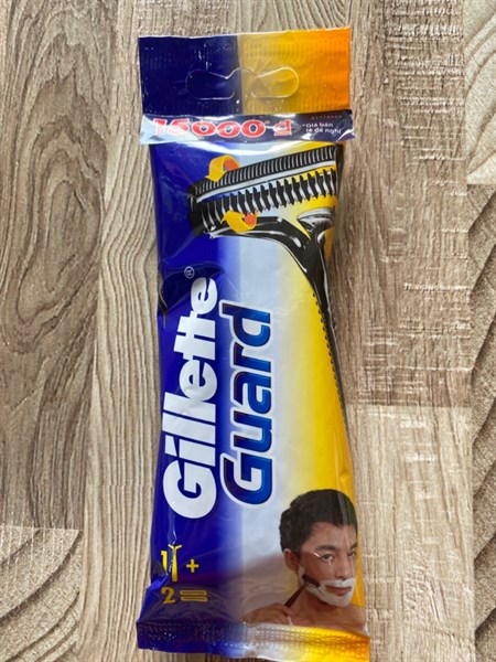Dao cạo gillette guard 1 cán và 2 đầu lưỡi dao
