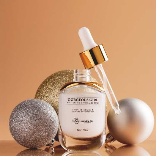 SERUM SÂM TỐ NỮ HUYỀN PHI Tác dụng giảm nhăn mụn ẩn dưỡng sâu bên trong giúp da căng bóng.