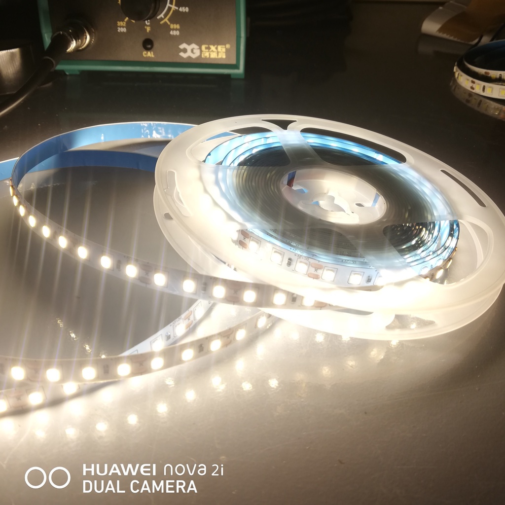 Cuộn led dây dán 5m 12v 2835 - 120 led / mét có keo dán 1 mặt đơn sắc