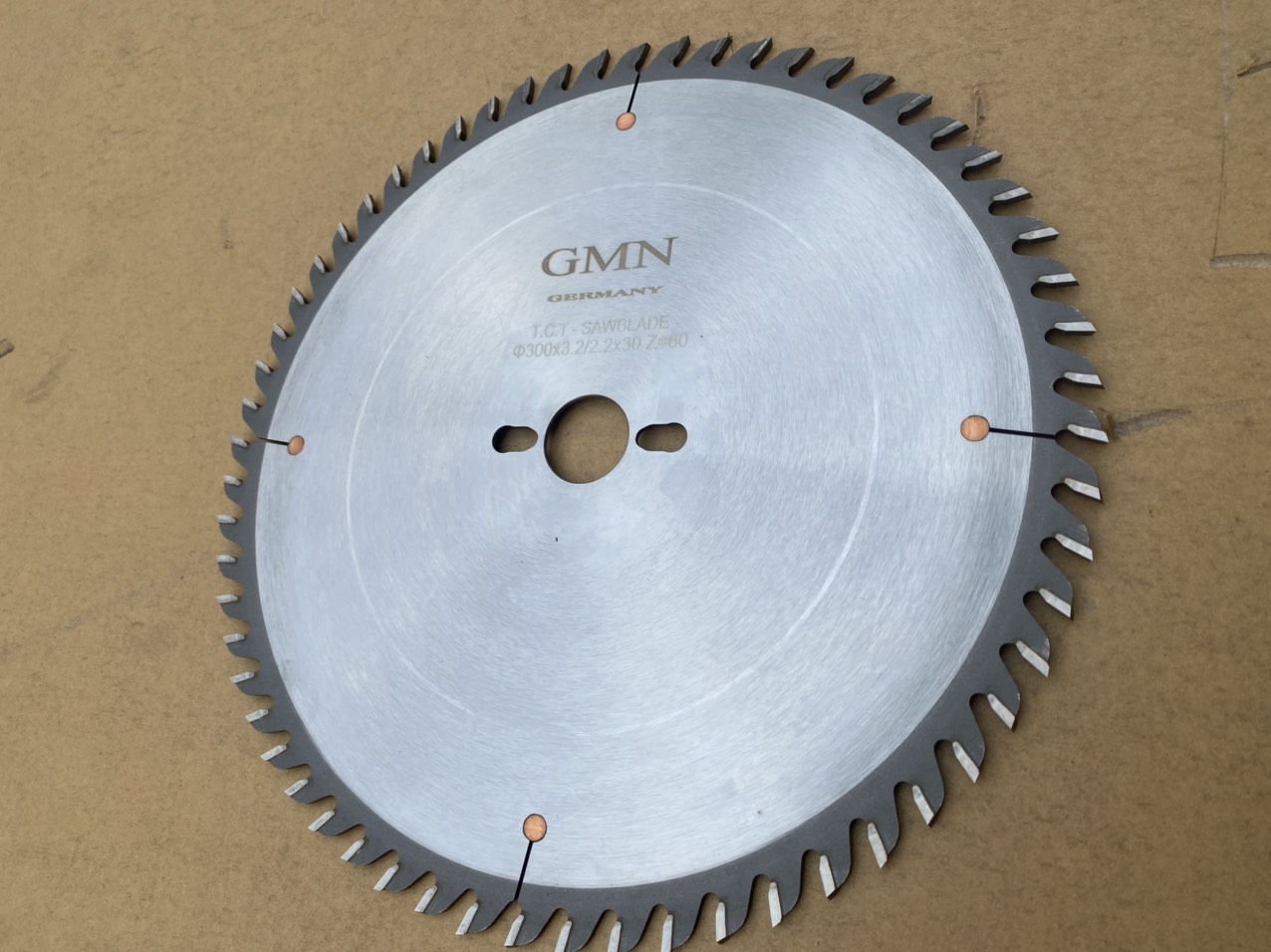 Lưỡi/đĩa cưa cắt gỗ tự nhiên GMN 300*3.2*30*60T