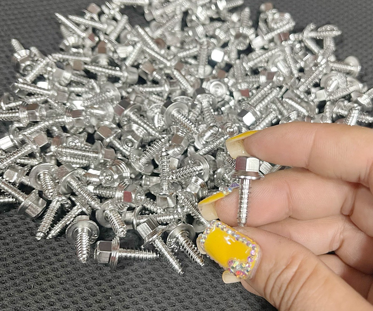 Ốc xoắn dàn áo Hon - áo Ya , ốp pô e ( Đầu Trụ )