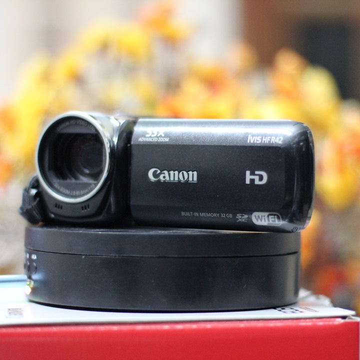 Máy quay phim Canon Ivis HF R42 có wifi