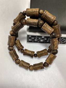 Vòng trầm hương sánh chìm đốt trúc