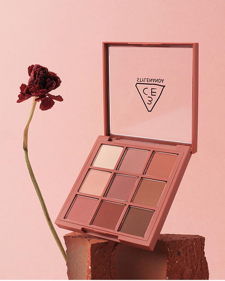 Bảng phấn mắt 9 ô 3ce multi eye color palette dry bouquet
