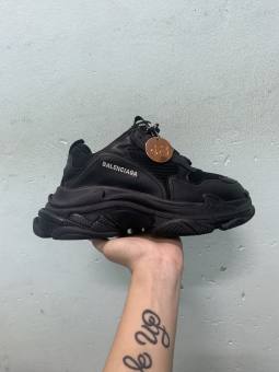 Giày sneaker BA LEN TRIPS Màu đen bản đế sạch