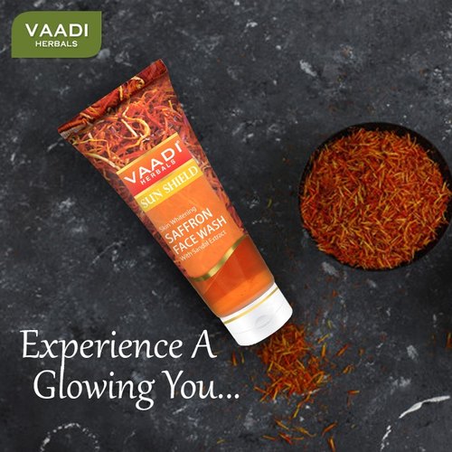 Sữa rửa mặt trắng da chiết xuất nghệ tây Vaadi Saffron Face Wash