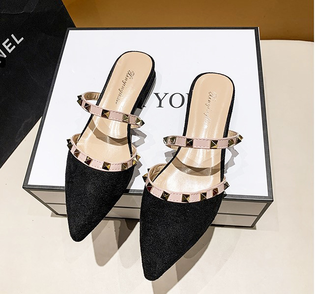 Giày sục nữ mũi nhọn quai ngang viền đinh sang chảnh 3 cm lên chân cực xinh