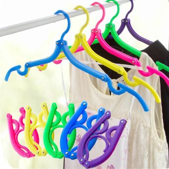Móc treo quần áo gấp gọn tiện lợi để đi du lịch