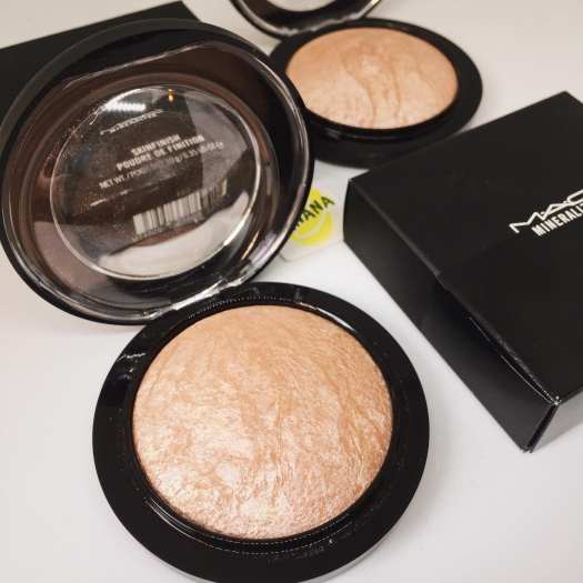 Phấn bắt sáng MAC Minneralize (Soft & Gentle )