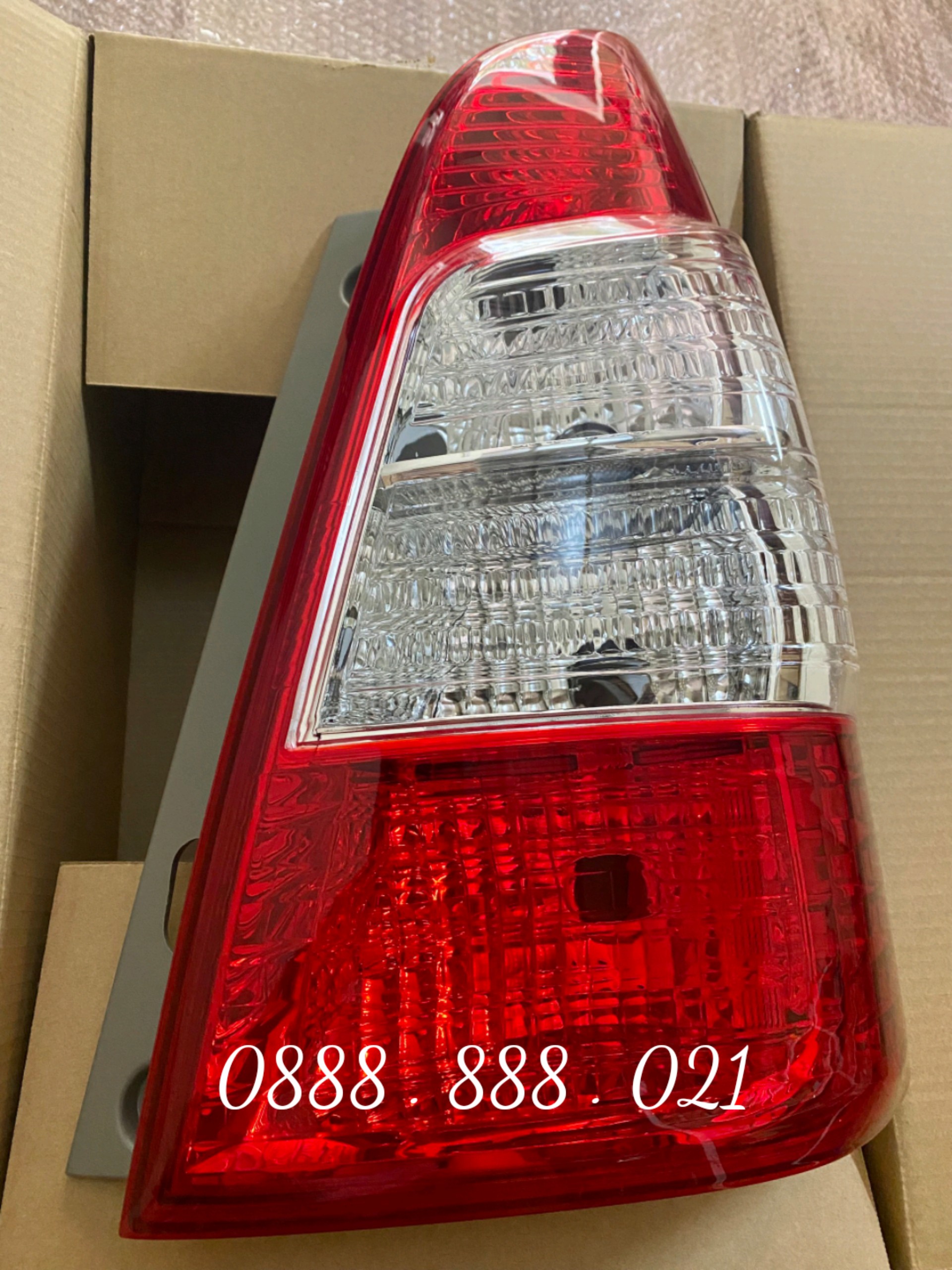 Đèn hậu Innova 12 - 14 ( giá 1 chiếc , Oem )