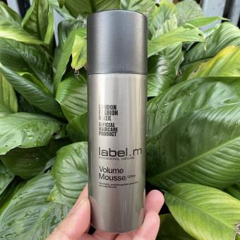 Keo bọt tạo kiểu giữ nếp tóc và tạo độ phồng Label.m Volume Mousse 200ml ( New 2021 )