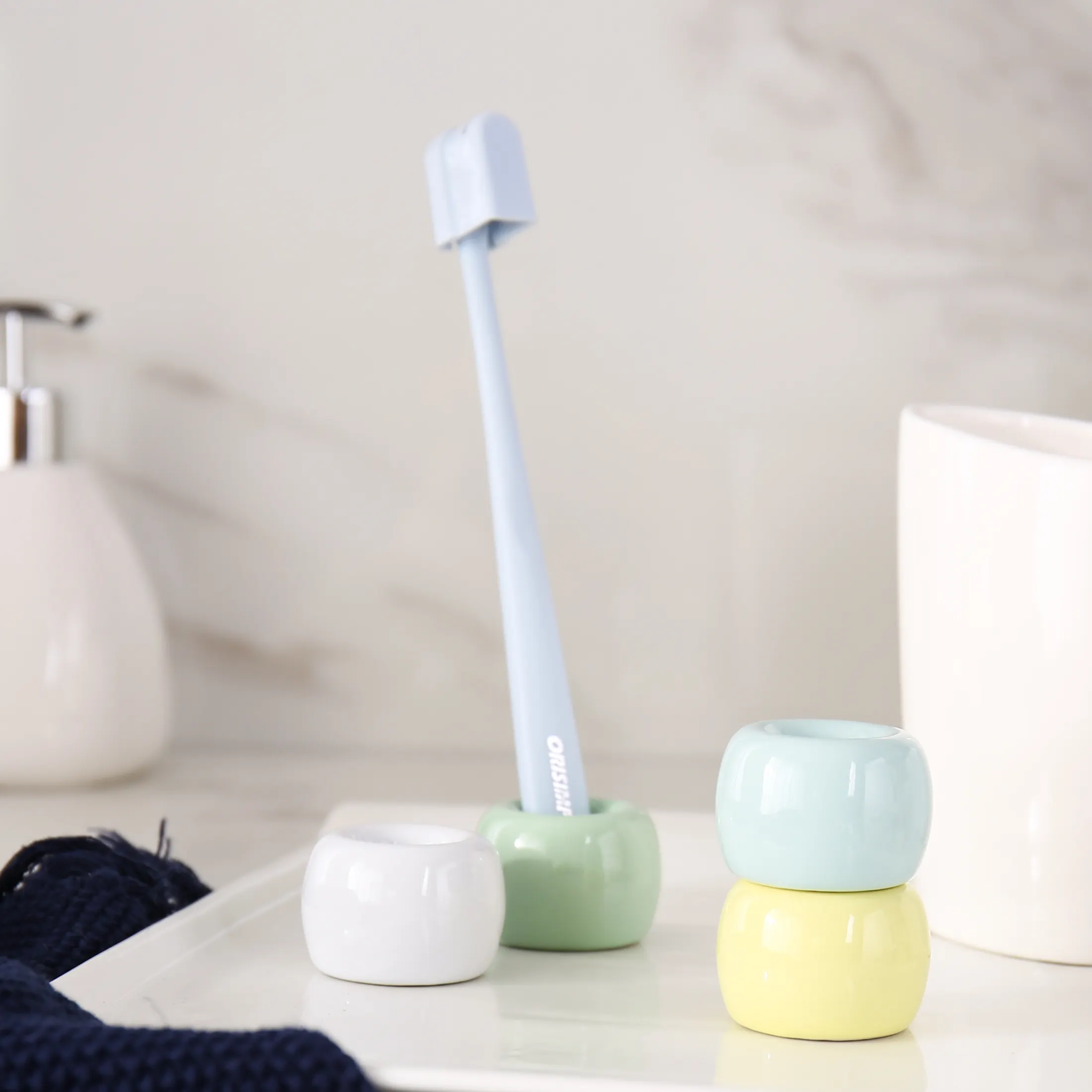muji porcelain toothbrush stand