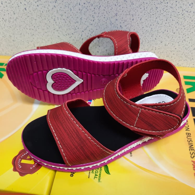 ✨READY STOCK✨ Girl Sandals Kids Baby Fashion Non Slip Sandal Casual Pu Beach Sandal Design C
