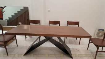 Bàn ăn chân sắt mặt đá/gỗ