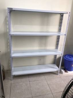 kệ sắt v lỗ lắp ghép đa năng: Dài 1m2 x rộng 30cm x cao 1m2 x 4 tầng