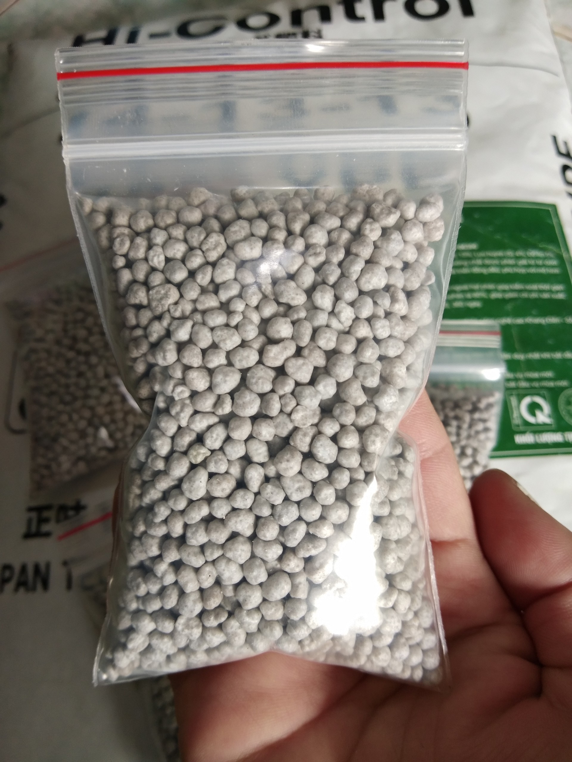 Gói 100g Phân chì tan chậm Nhật Hi-Control 14-13-13 chuyên dùng hoa lan, cây cảnh