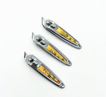 Bấm móng tay xiên chất liệt thép không gỉ Clovershop