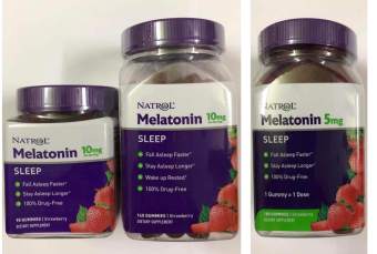 Kẹo dẻo ngủ ngon vị dâu Natrol Melatonin 5mg và 10mg Sleep - Mỹ