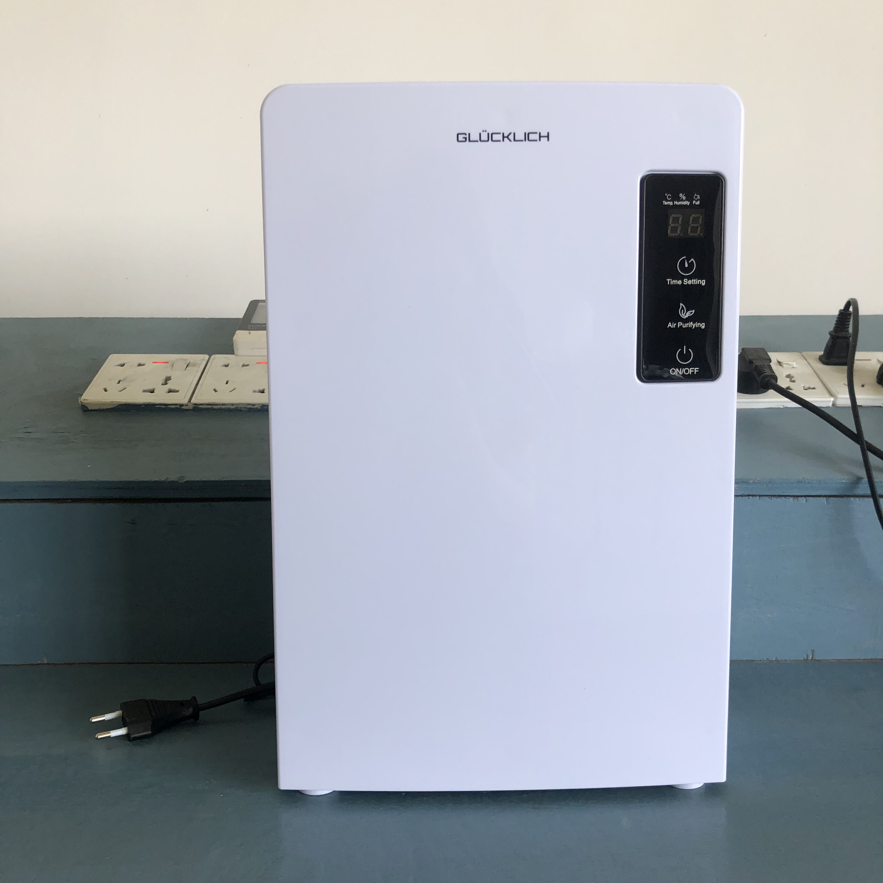 Máy hút ẩm GLUCKLICH của Đức GL-2200A - Hút ẩm và lọc không khí - Thương hiệu GLÜCKLICH của Đức - Bảo hành 1 năm- Máy hút ẩm Wintem