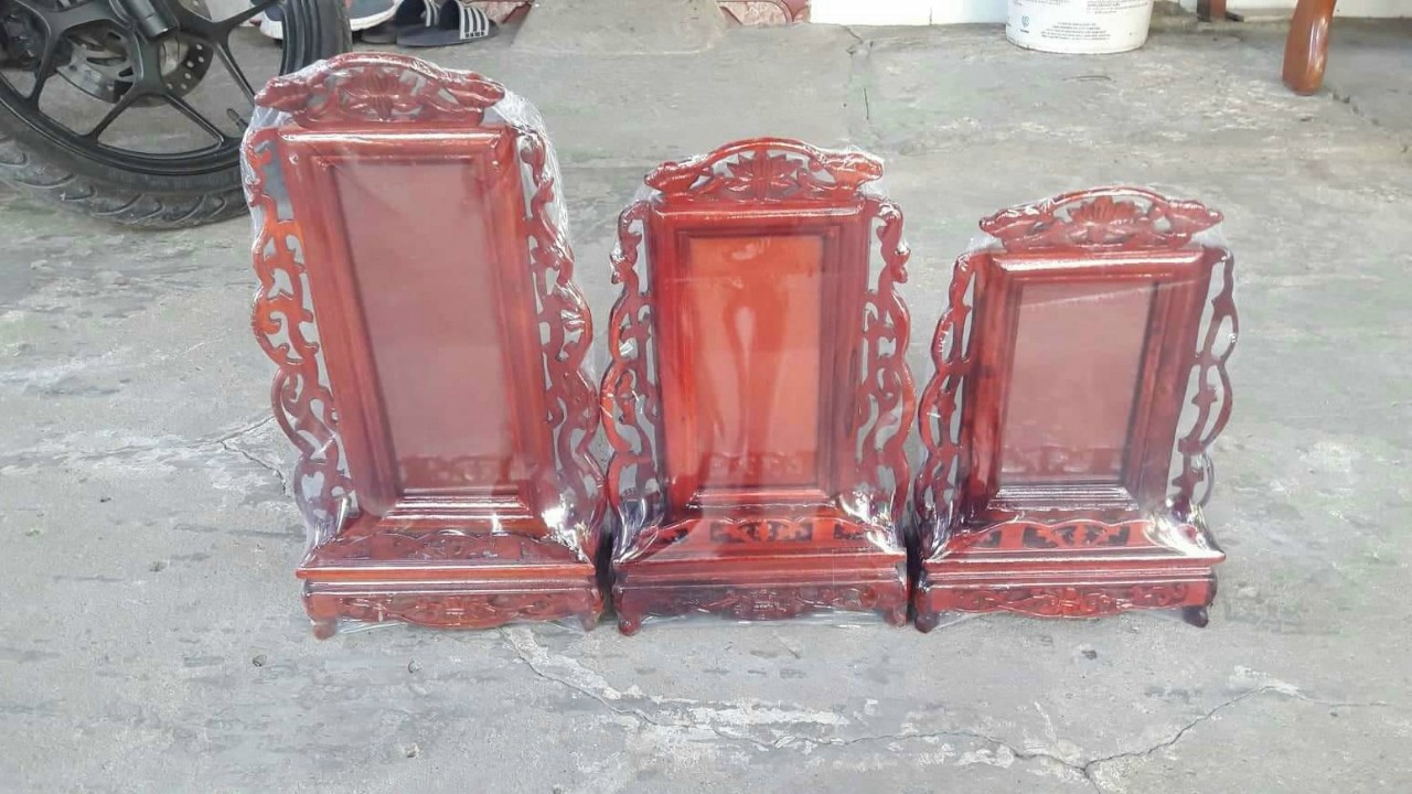 Khung hình bài vị gổ