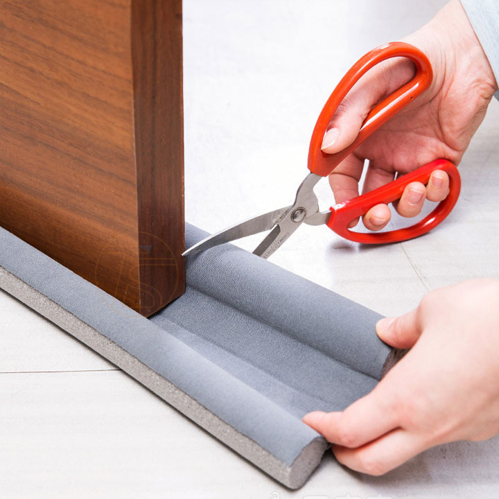 Mút chặn khe cửa đa năng chống gió lùa máy lạnh, côn trùng, khói bụi - Thanh nẹp xốp chặn cửa phòng dài 93cm