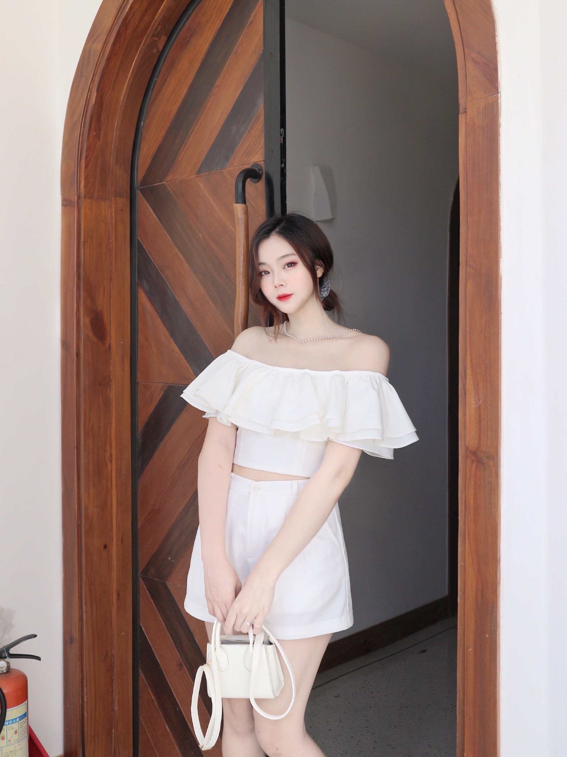 Áo Wonder House Trễ Vai Croptop 2 Tầng