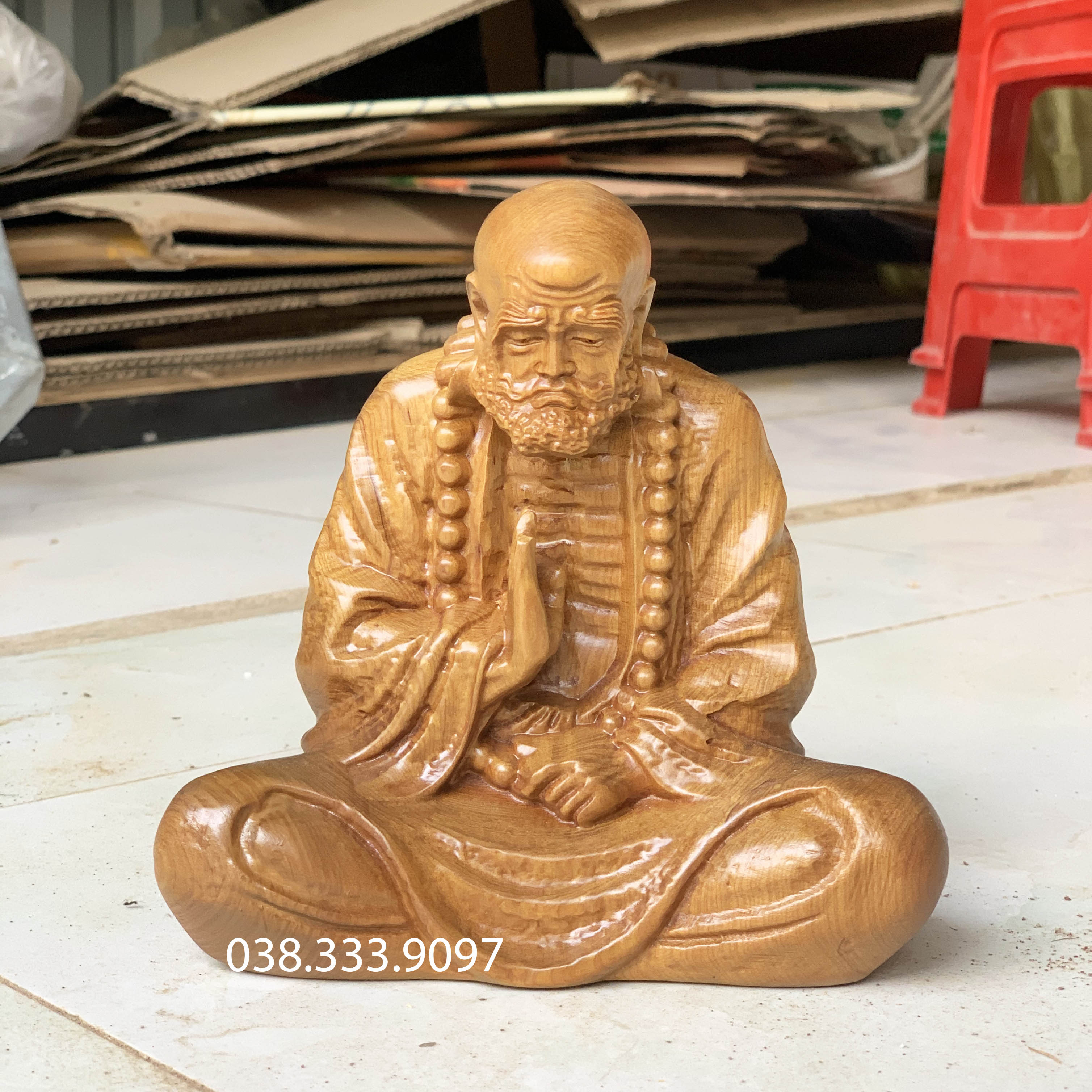 Tượng đạt ma ngồi thiền cao 15cm chất liệu gỗ bách xanh nguyên khối