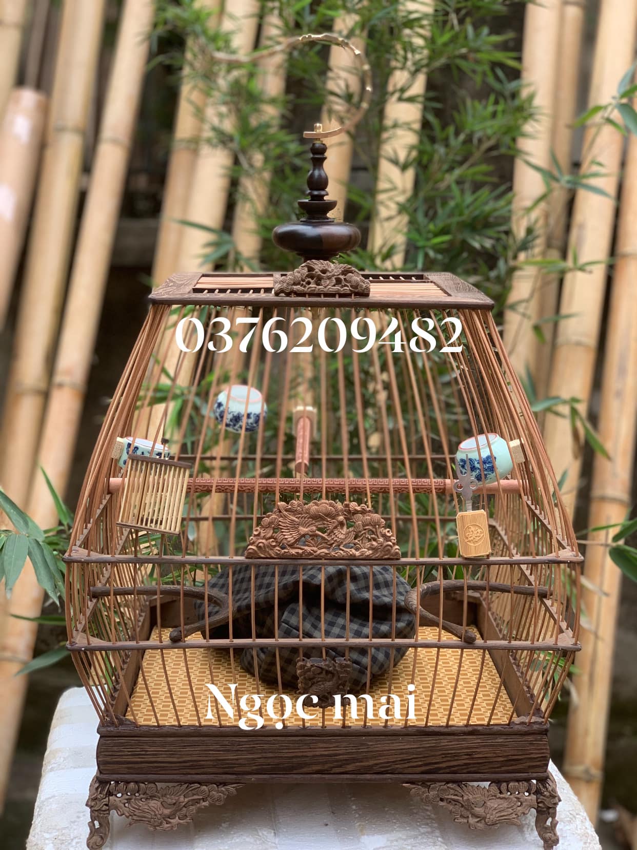 Khung lồng sing tự ráp gỗ mun đuôi công chân quỳ họa tiết sắc nét vân đẹp cao cấp DC01