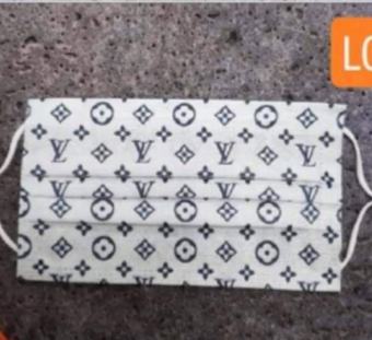 Khẩu trang y tế KHÔNG THẤM NƯỚC 4 lớp họa tiết y hình ms04