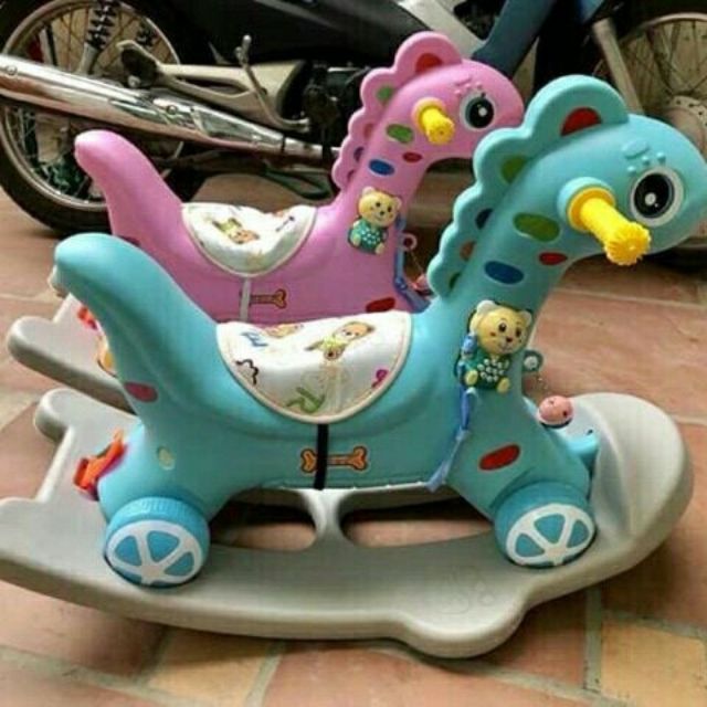 Ngựa bập bênh cho bé yêu 2 in 1 có bánh xe có nhạc