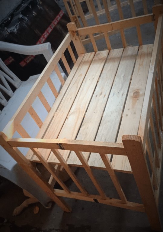 wooden crib KUNA 22x36 inches adjustable floor up and down and foldable VARNISHED OR PAINTED WHITE
