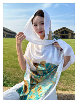 Khăn lụa dài màu trắng họa tiết hoa sen cao cấp 90x180cm Khăn lụa ThyThyStore